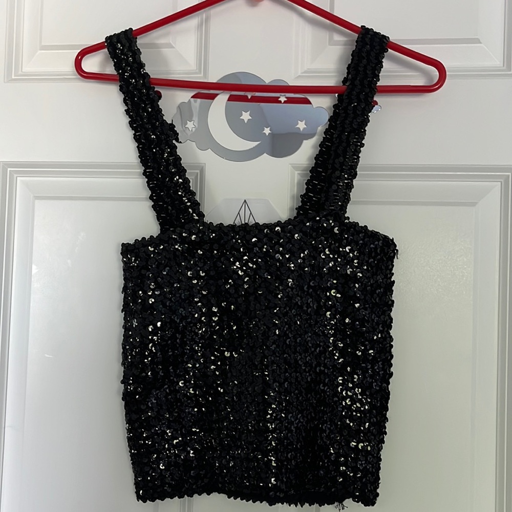 VINTAGE 🫶🏼BLACK SEQUIN CHRISTMAS HO-HO-HO 
ELASTIC STRAPPY TOP
🔝 TOPPETTES